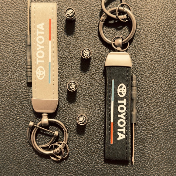 Car keychains for all car models + wheel caps - Picture 16 of 16